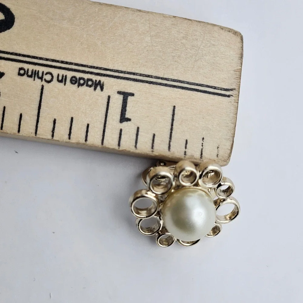Emmons Vintage Gold Tone Faux Pearl Scalloped Flower Clip On Earrings